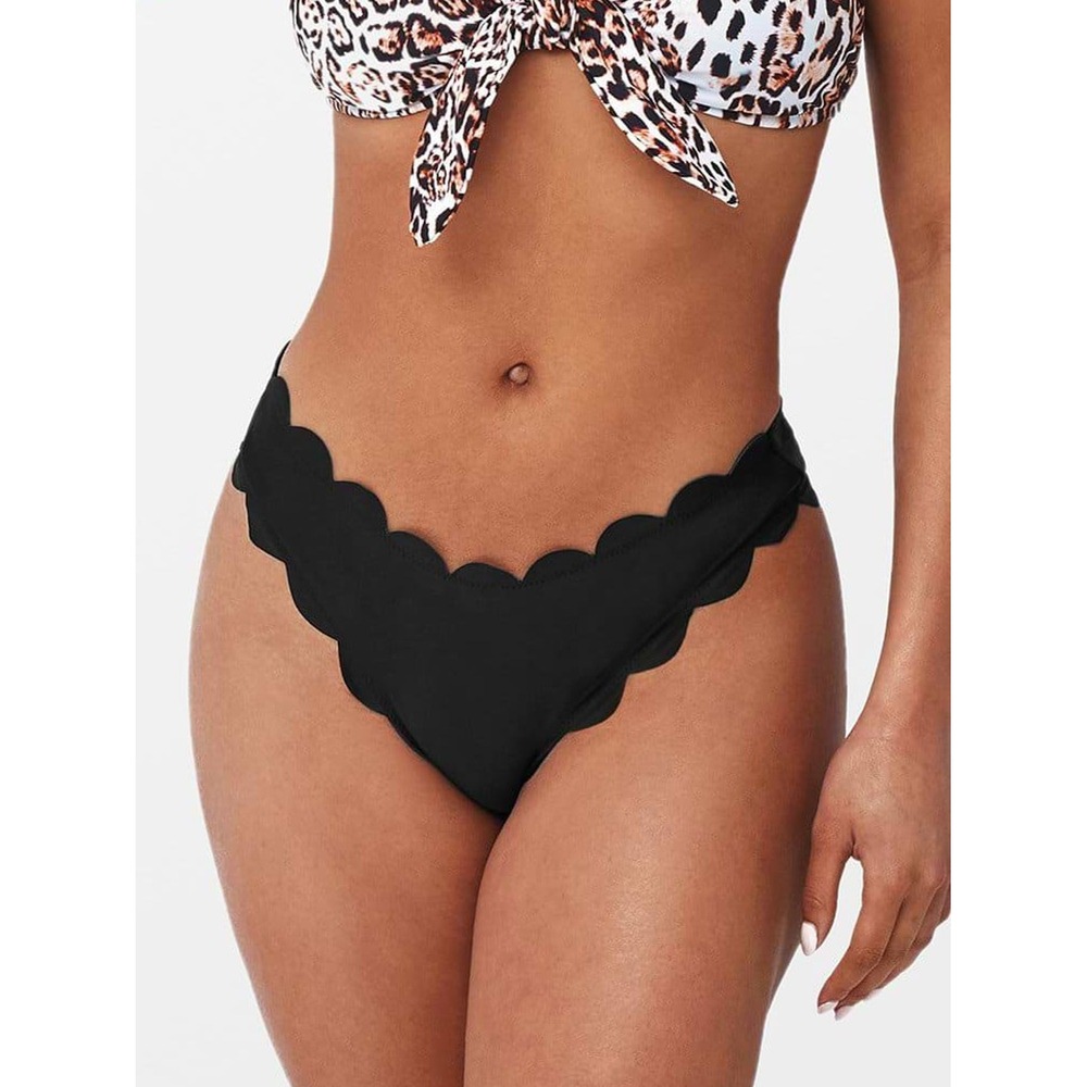 CUPSHE Black scalloped bikini bottom |‎ Feminine minimalist | X-Large